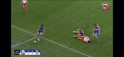 Anyone else confused by the state of the advantage rule? I’d assume a dead ball is considered a stop in play. Happy to be corrected!