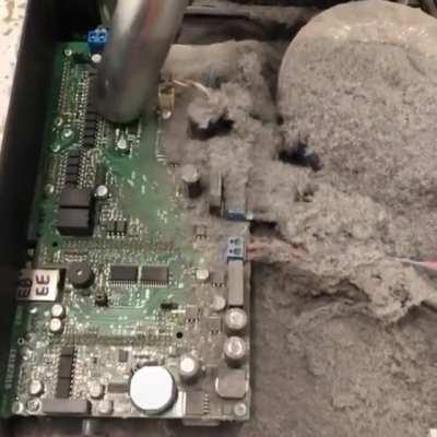 Смахнуть пылинки