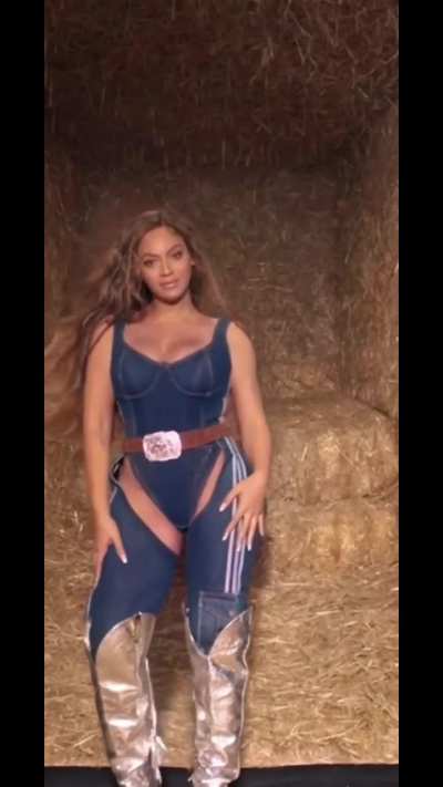 Thee QUEEN Beyoncé 🥵🥵