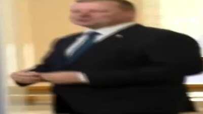 Nemeluosiu, jis tikrai platus