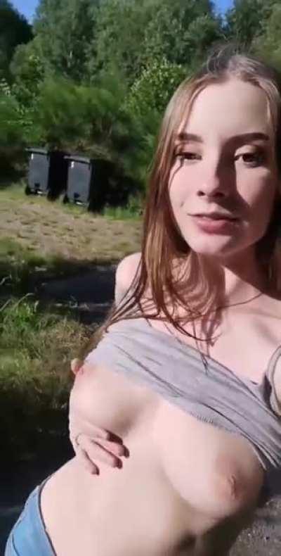 I'm trying to hitch a lift back to town... would you give me a ride? 😏