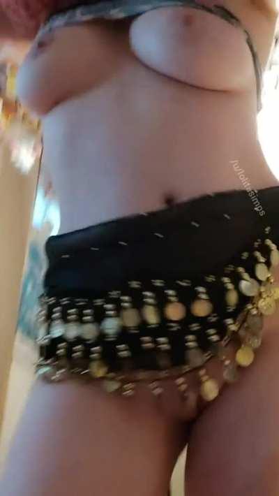 Feast ur eyes on my belly dancing outfit :D