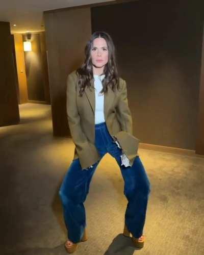 Hayley dancing (from IG July 2023)