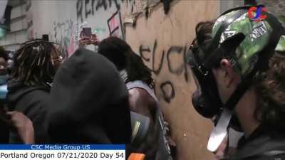 BLM stops Portland rioters from attempting to burn down courthouse 