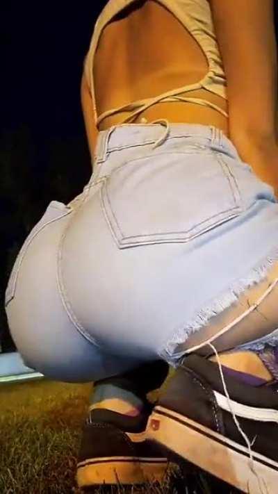 Quien pudiera agarrar semejante bombom...