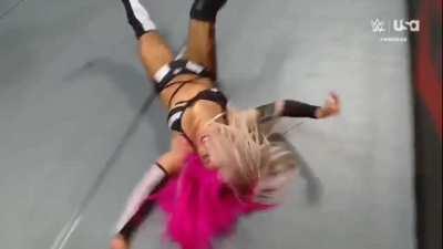 Zelina's in action, trying to qualify for the Women's Money In The Bank ladder match!