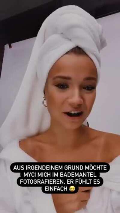 Fotoshooting nur im Bademantel 🥵🤔... Instagram Story 01.09.2020 ...#RIPBeautxVlogs