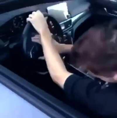 Yah beef got the new car horn, play sah shit beef.