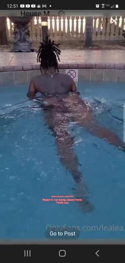 Like the way her pussy hangs