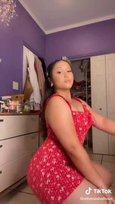 Can she get some love? Check my profile.😜