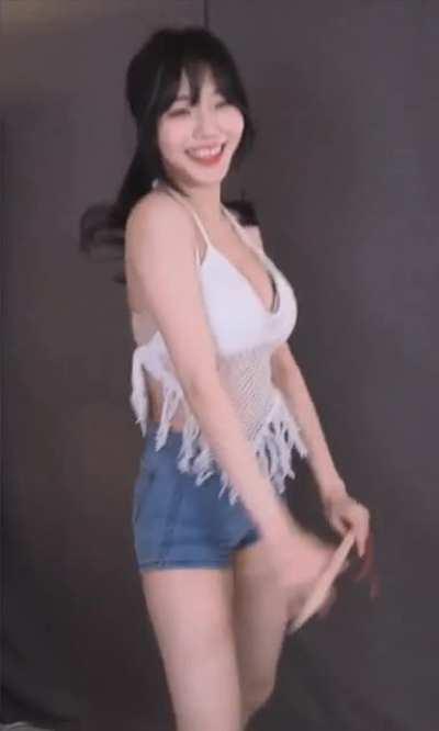 God Damn!!!!! sooflower Is Such A Very Pretty Girl 😍 🥵