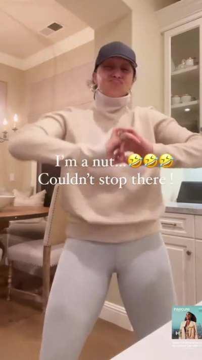 Tia and Tamera showing off the dance moves 🔥