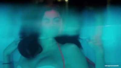 Selena’s hot moments in Spring Breakers
