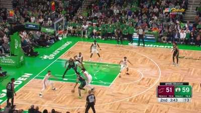 [Highlight] Tatum drives into the paint, kicks to Brown who passes to a wide open Tatum in the corner, and nails the 3. Tatum, at the half, has 24 points on 7/9 shooting