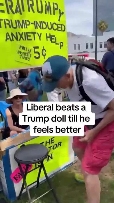 Man Freaks Out On Trump Doll At Nationwide Gathering Of Old White People