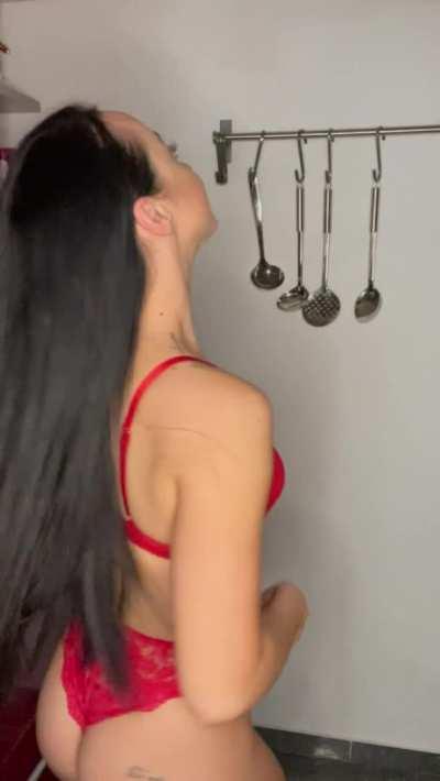 Im small enough to throw around, wanna test?😇