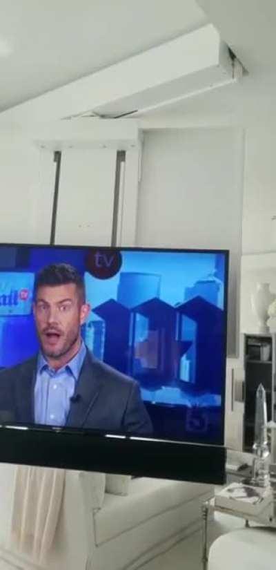 360° rotating bedroom TV