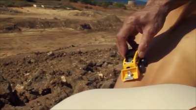 Emma Roberts, Kiernan Shipka, Rachel Weizs, Dakota Fanning, and others