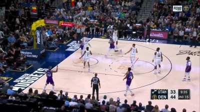 [Highlight] Rookie Christian Braun Demolishes Beasley's Shot Attempt