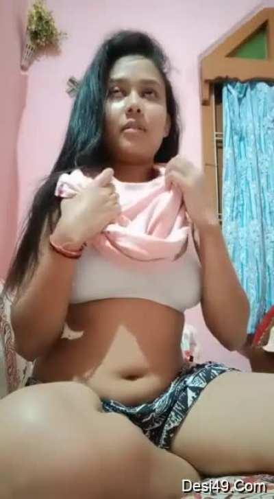 Very Cute Desi Girl become naked first time 😜 Her Amazing Nude Videos 🥵LINK IN COMMENT 🔥🔥