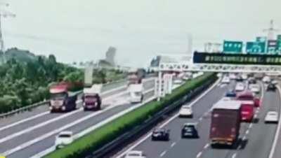 大货车公路开大，石膏板六杀怒开无双