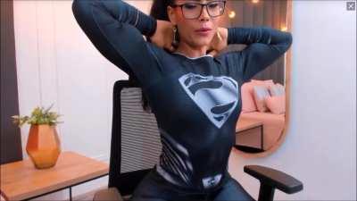 Fit nerdy girl from Colombia flexes.