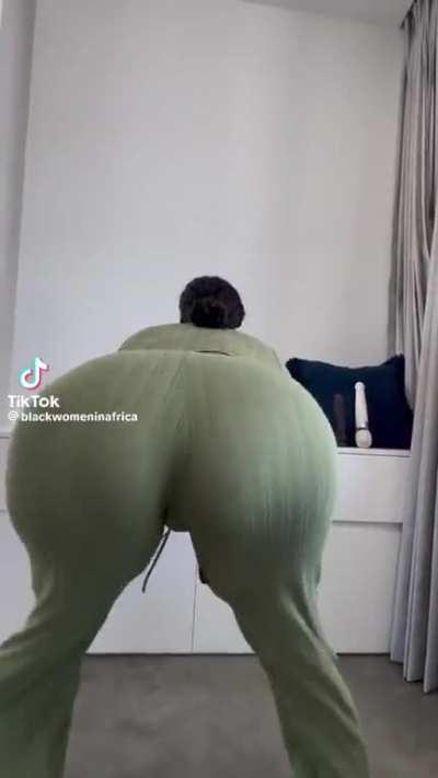 CAPTIVATING 🍫 CAKE 🔥🍑😜