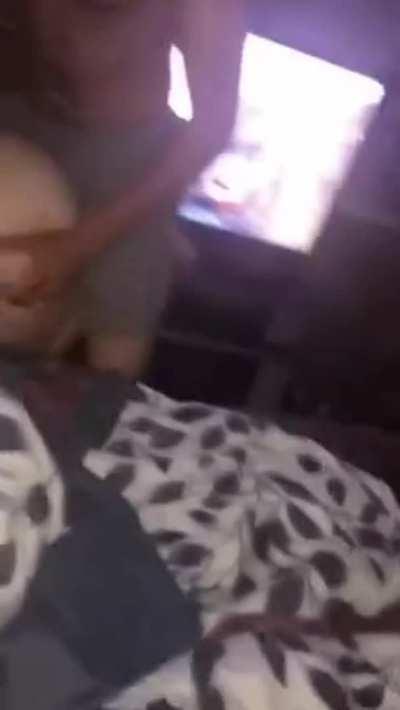 When the parent are out 😮