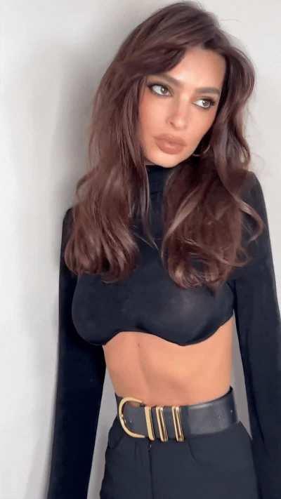 Emily Ratajkowski