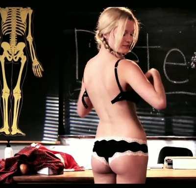 Ashley Hinshaw - About Cherry