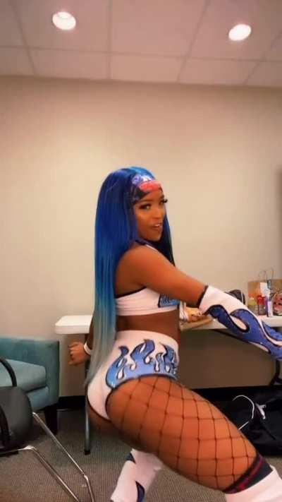 Kiera is so gorgeous and thick