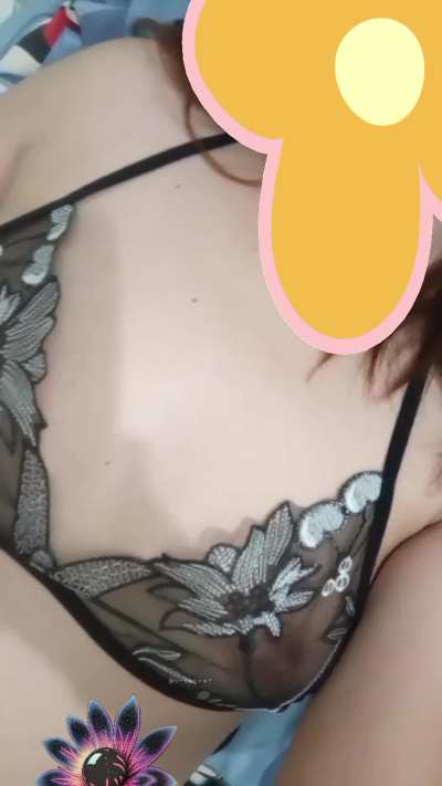 Whatare you doing ? [f]