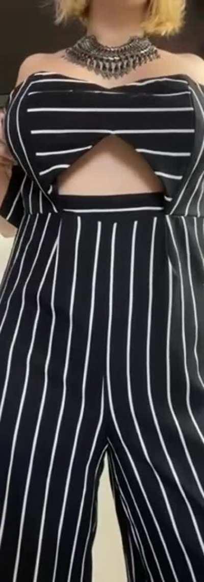 I think this outfit is cute but maybe I still look better without it