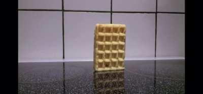 Watch this waffle fall over 😤