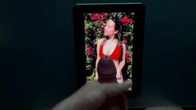 QuaterJade deservse more cum