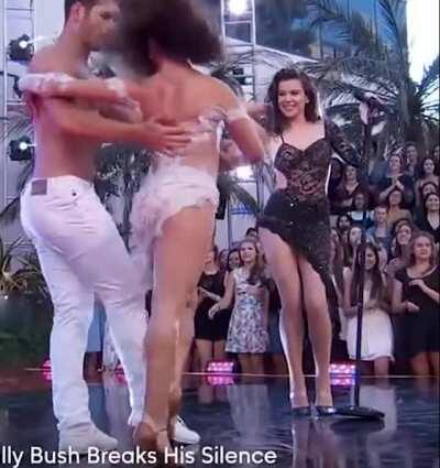 Hailee Steinfeld (with bonus dancer)