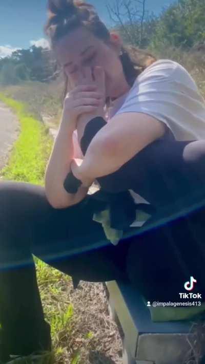 Tasting & smelling my hot feet on the road 