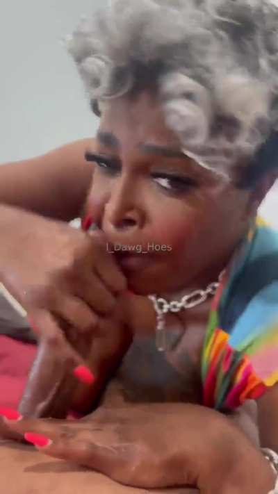 Who's auntie is this ? She is a beast with it 💦💦💦💦