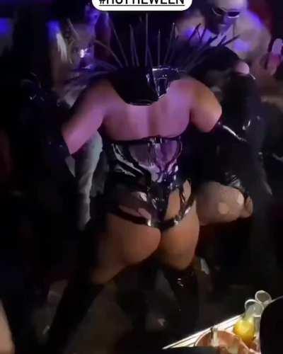 Megan Halloween Party Pt.2 🍑