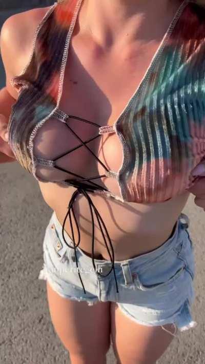 I’m only 4‘10 and with my big boobs I feel like I fit here good. Love to all horny guys and busty petite girls!