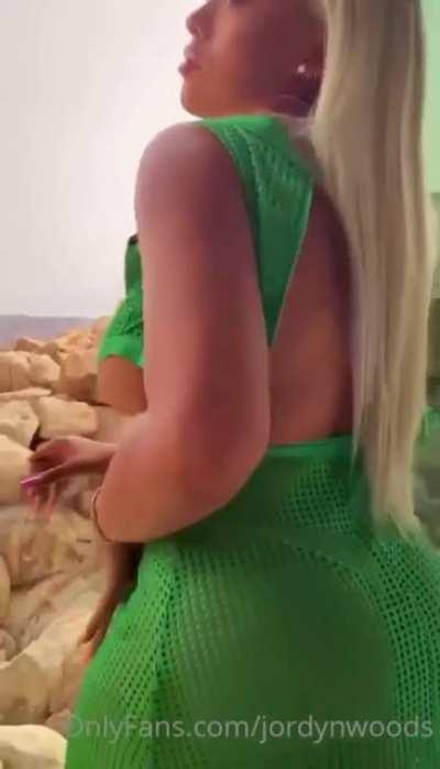 I’d paint that face 😩