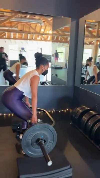 Keeping The 🍰's Right💪