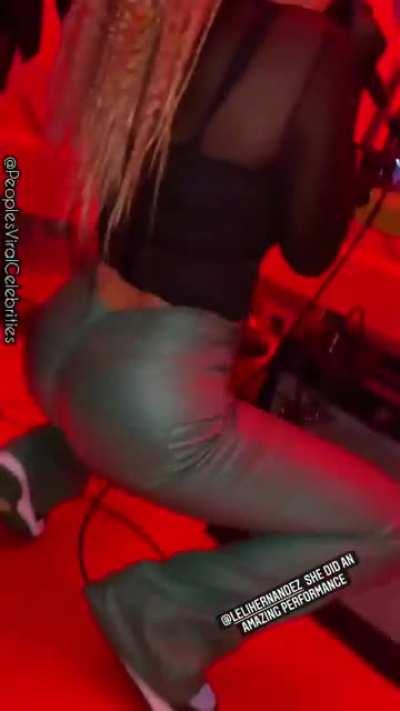 Little compilation about last night, focus on her peachy in leather