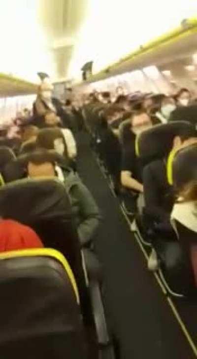 Extended version of nut job on the Ryanair flight