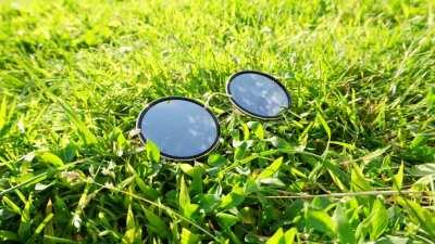 Clouds reflecting off my sunglasses [0:30]