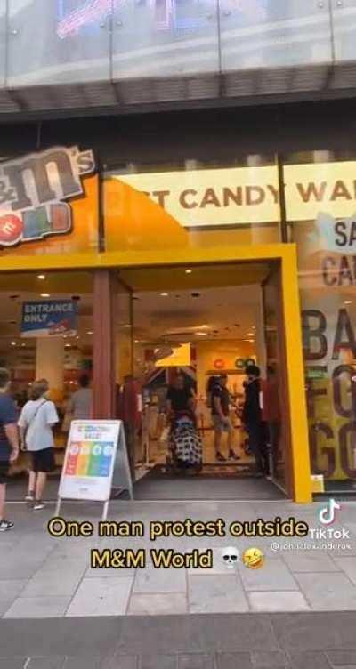 A one man protest against the devils playground, or M&amp;amp;M world as its otherwise known!