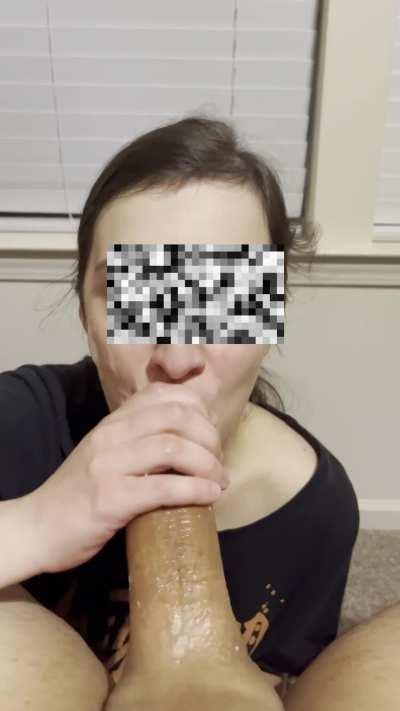 Show thanks for facials with cock kisses