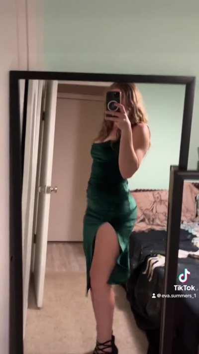 Dancing in this dress is so much fun @eva.summers_1