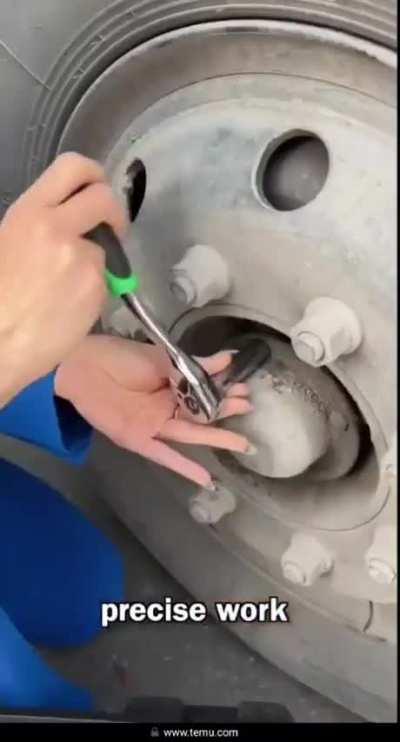 This temu girl keeps showing up in my feed and i cant stop watching.