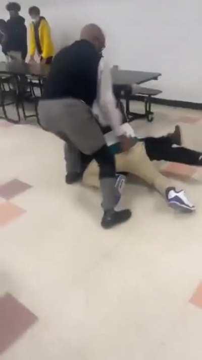 Twin didn’t even have a chance😞